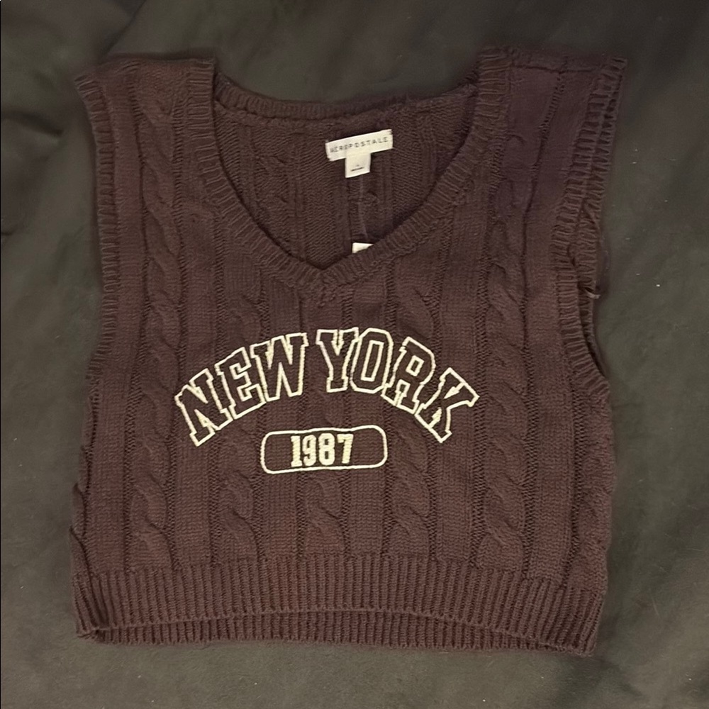 Aeropostale cropped cable knit sweater vest w NY graphic NWT